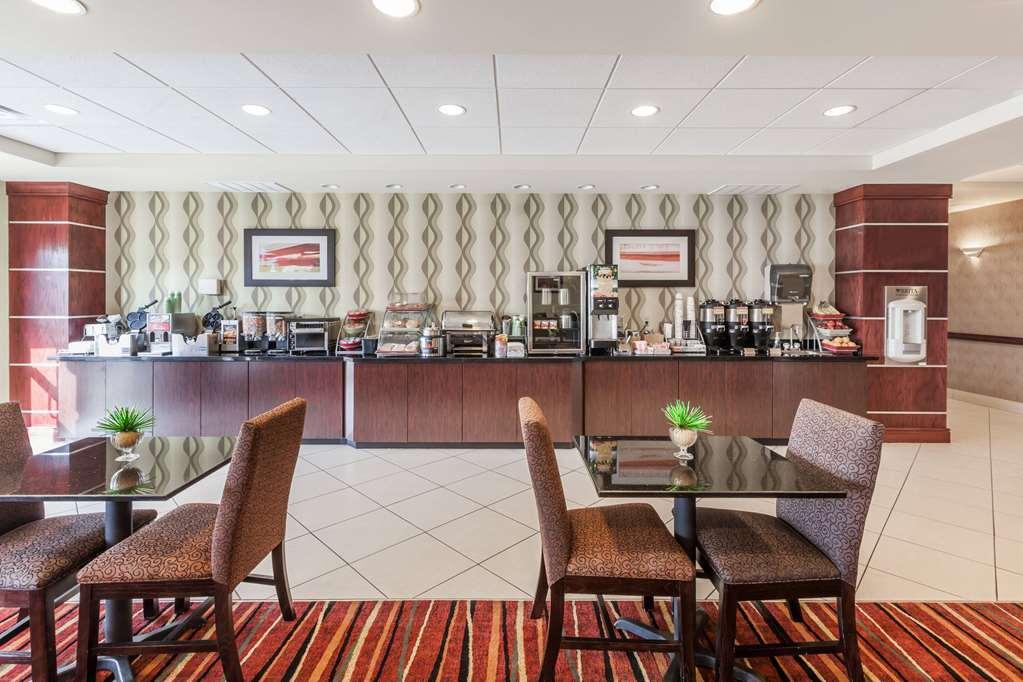 La Quinta Inn & Suites By Wyndham Tulsa Midtown Facilities photo